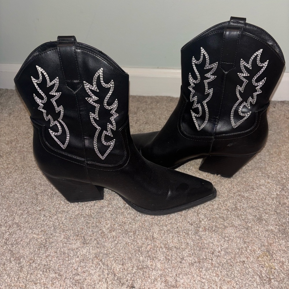 Black Western Ankle Boots with Silver Embroidery - Picture 3 of 4